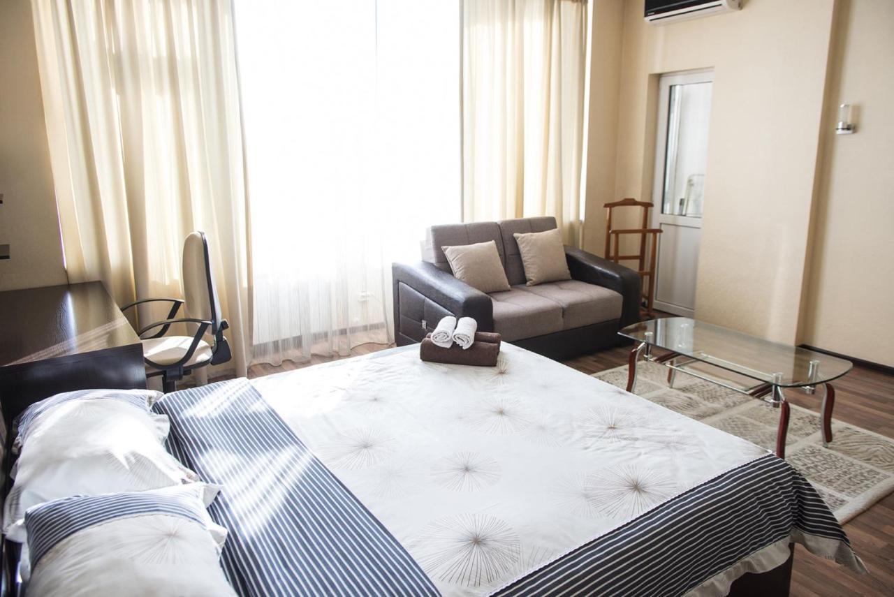 Apartment On Kunayeva 38 شيمكنت المظهر الخارجي الصورة